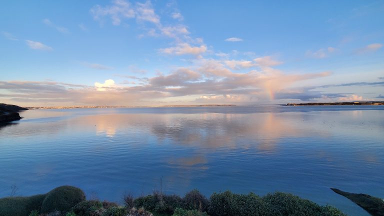 La rade de Brest un soir calme